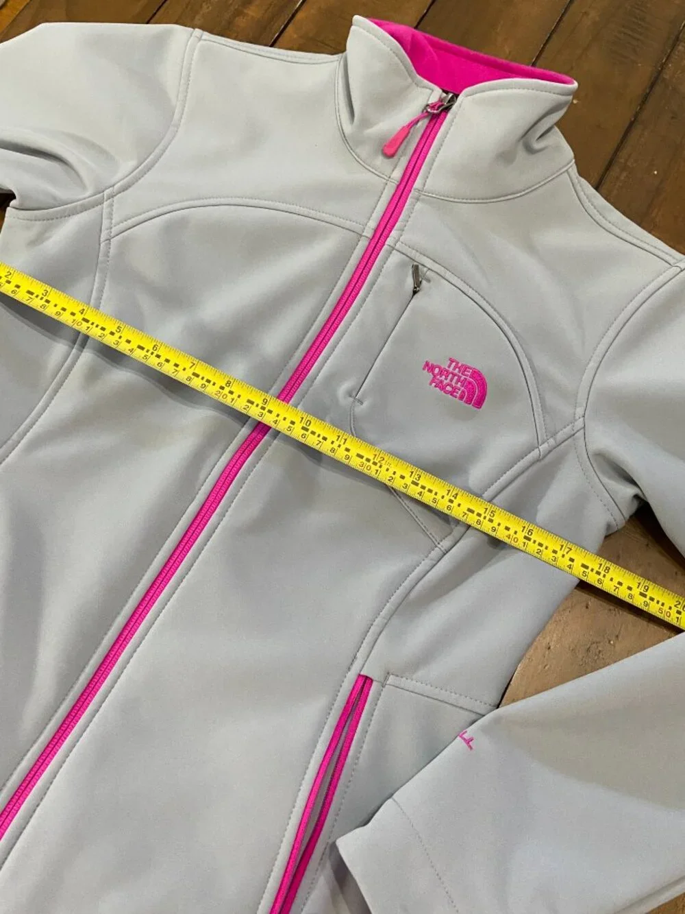 The North Face Apex Bionic Softshell - Grey & Pink Gorpcore essential!‎ 🌬️